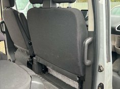 Automobilio slėptuvėse – šimtai pakelių nelegalių cigarečių
