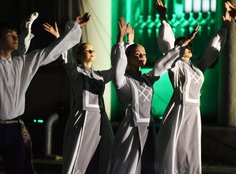 Istorinėje Tauragės erdvėje menas susiliejo su šviesa, muzika ir literatūra