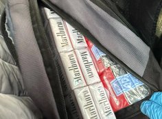 Tauragės rajone sustabdytame automobilyje – 2200 pakelių nelegalių cigarečių