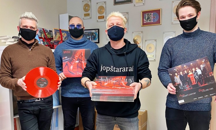 „Biplan“ rankose nauja išskirtinė vinilo plokštelė: „Džiazas, kaip ir rokenrolas, nemiršta!”
