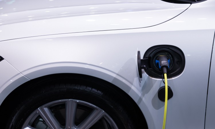Perkantys elektromobilius jau gali teikti paraiškas subsidijai gauti