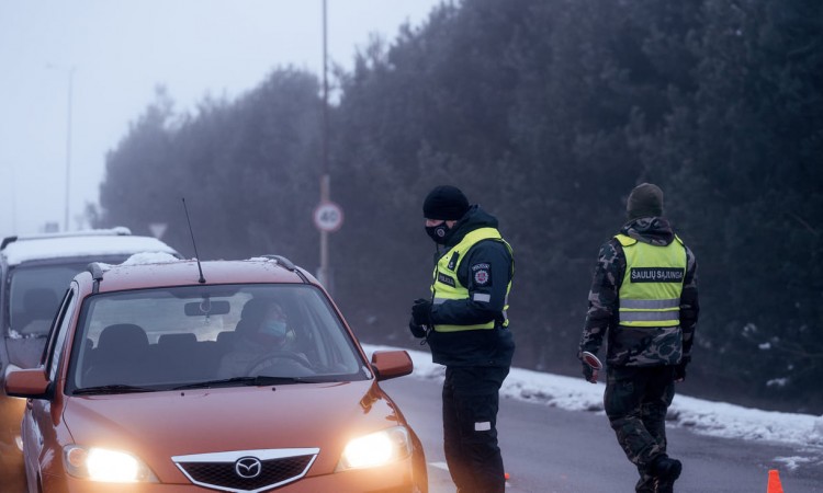 Tauragės pareigūnai informuoja: judėjimo kontrolė bus vykdoma mobiliuoju principu