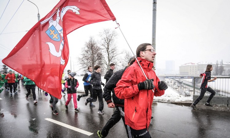 Tūkstančiai bėgikų Vilniuje pagerbė Lietuvos laisvės gynėjus