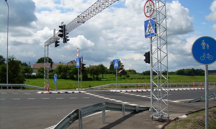 Grąžino žalią mirksintį šviesoforo signalą