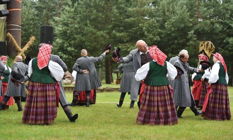 Kviečiame teikti paraiškas meno kūrėjus ir kolektyvus, pasiekusius aukštų rezultatų