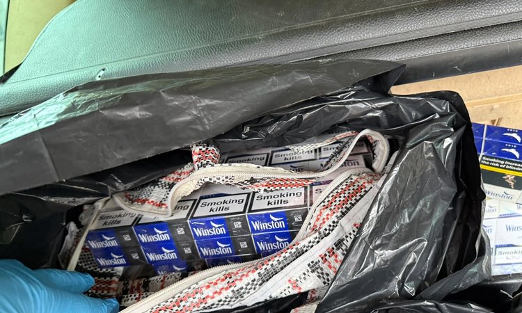 Tauragės rajone sustabdytame automobilyje – 2200 pakelių nelegalių cigarečių