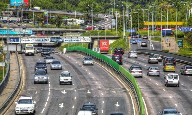 Vairuotojams užteks vežiotis tik asmens dokumentą