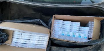„Audi 80“ bagažinėje rasta 1000 pakelių nelegalių cigarečių
