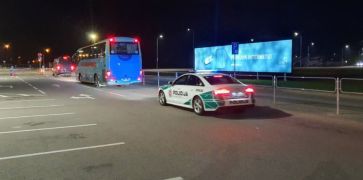 Į Kauno oro uostą specialiu lėktuvu parskraidinti apie 150 Europoje įstrigusių vairuotojų 