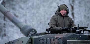 Pirmieji Lietuvoje suremontuoti tankai „Leopard 2“ netrukus pasieks Ukrainą