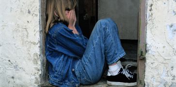 Psichologė pataria, kaip kalbėtis su vaiku apie jam artimo žmogaus savižudybę