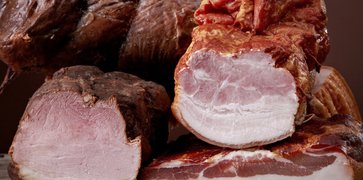 Dešra arba kumpis su dūmo aromatu: kas slypi po užrašu etiketėje „kvapiosios rūkymo medžiagos“?...