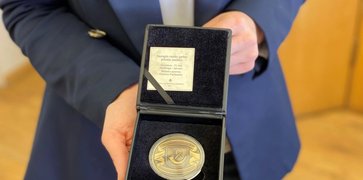 Kviečia siūlyti kandidatus Tauragės rajono garbės piliečio vardui ir garbės ženklui gauti