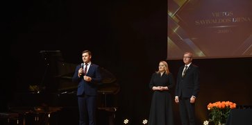 Paminėta savivaldos diena: pagerbti ilgamečiai savivaldybės ir seniūnijų darbuotojai